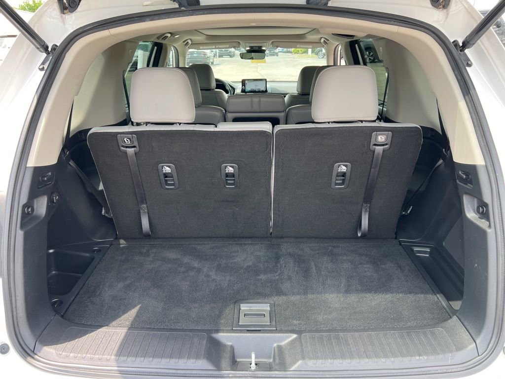 Used 2023 Honda Pilot Touring image 13