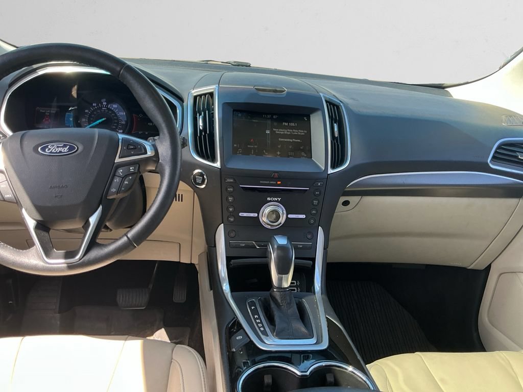 Used 2018 Ford Edge Titanium w/ Technology Package AWD/4WD image 11