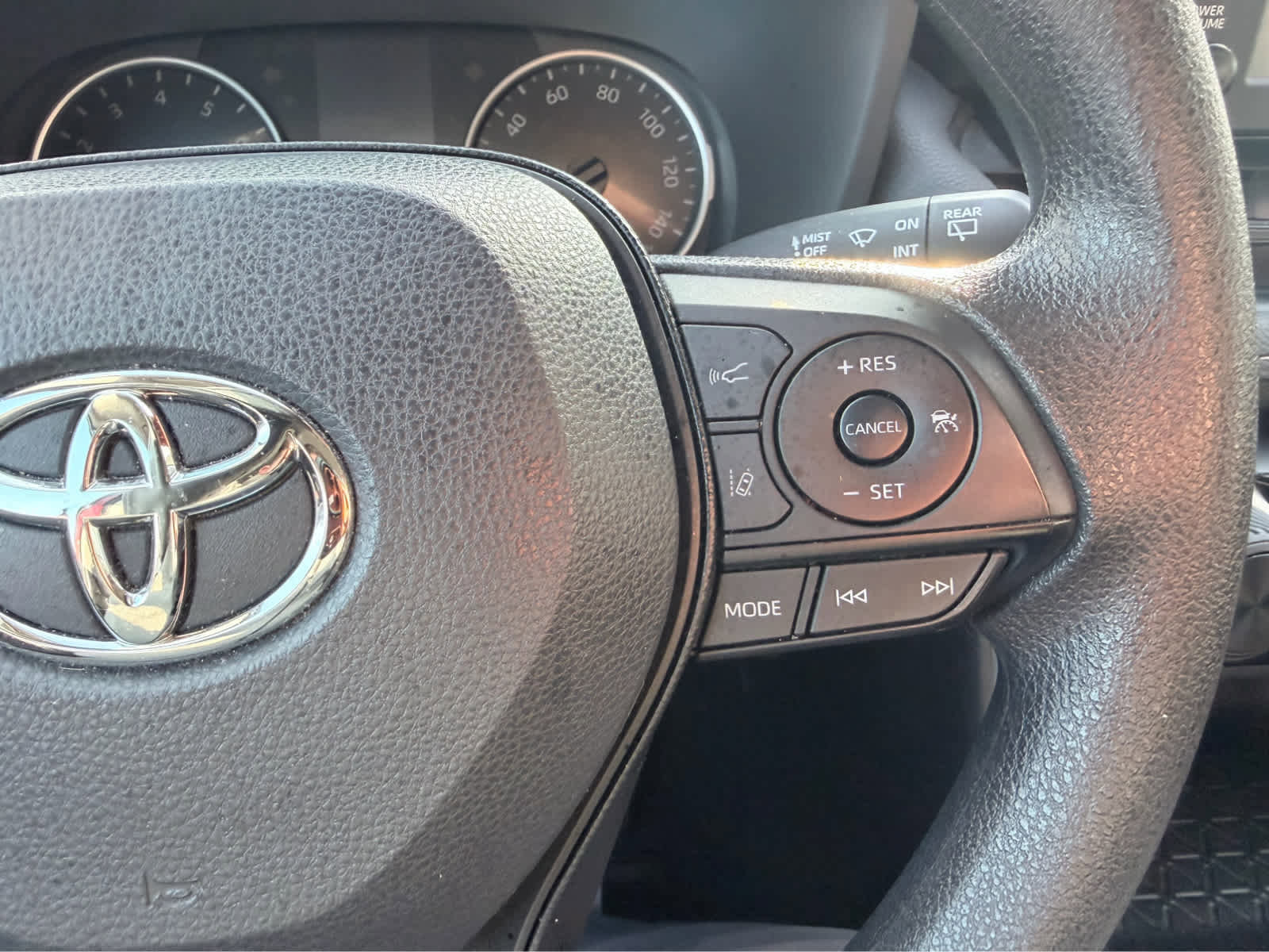 Used 2019 Toyota RAV4 LE image 23