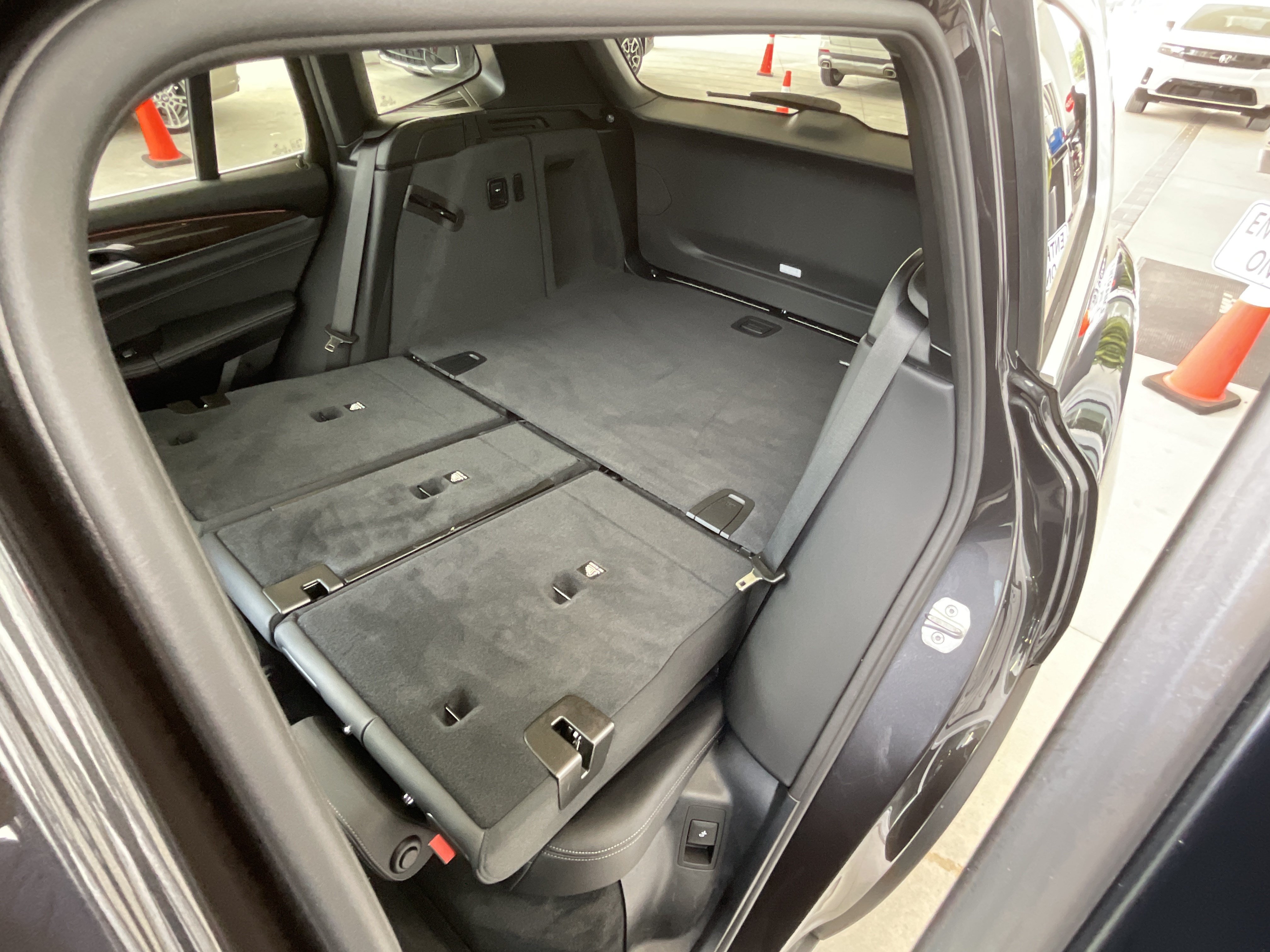 Used 2024 BMW X3 sDrive30i w/ Premium Package RWD image 32