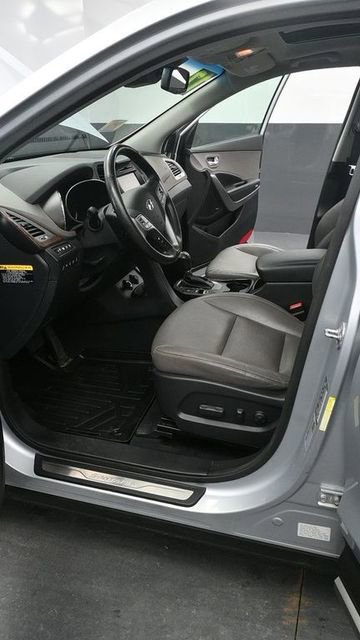 Used 2017 Hyundai Santa Fe Limited AWD/4WD image 9