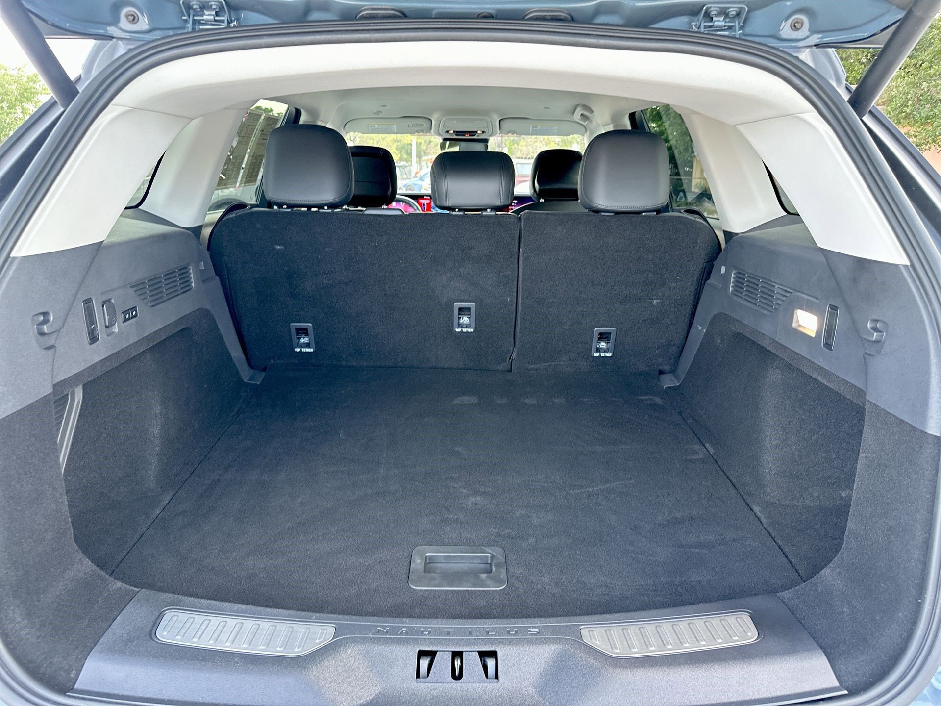 Used 2025 Lincoln Nautilus Premier image 20