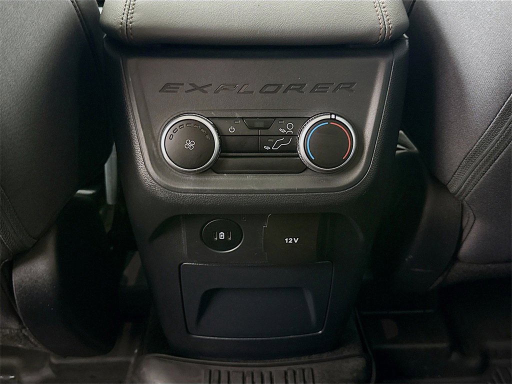 Used 2025 Ford Explorer Active image 25
