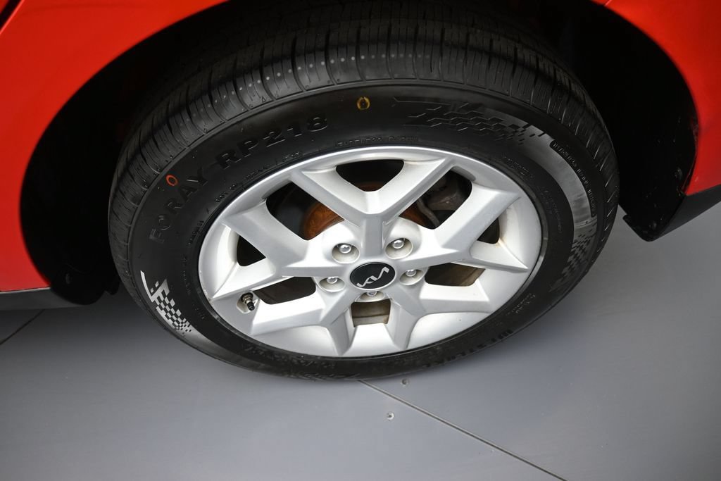 Certified 2023 Kia Soul LX w/ LX Technology Package FWD image 15