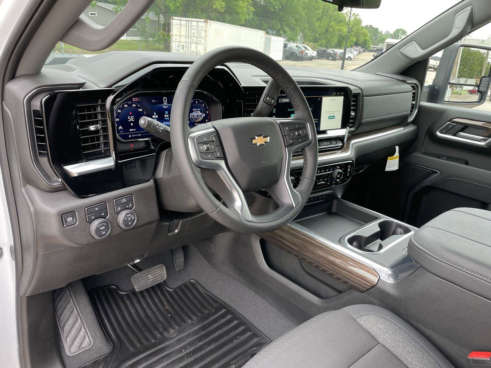Used 2025 Chevrolet Silverado 2500 LT w/ Convenience Package AWD/4WD image 13