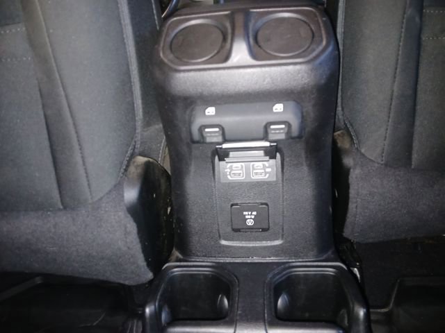 Used 2020 Jeep Wrangler Unlimited Sahara image 57