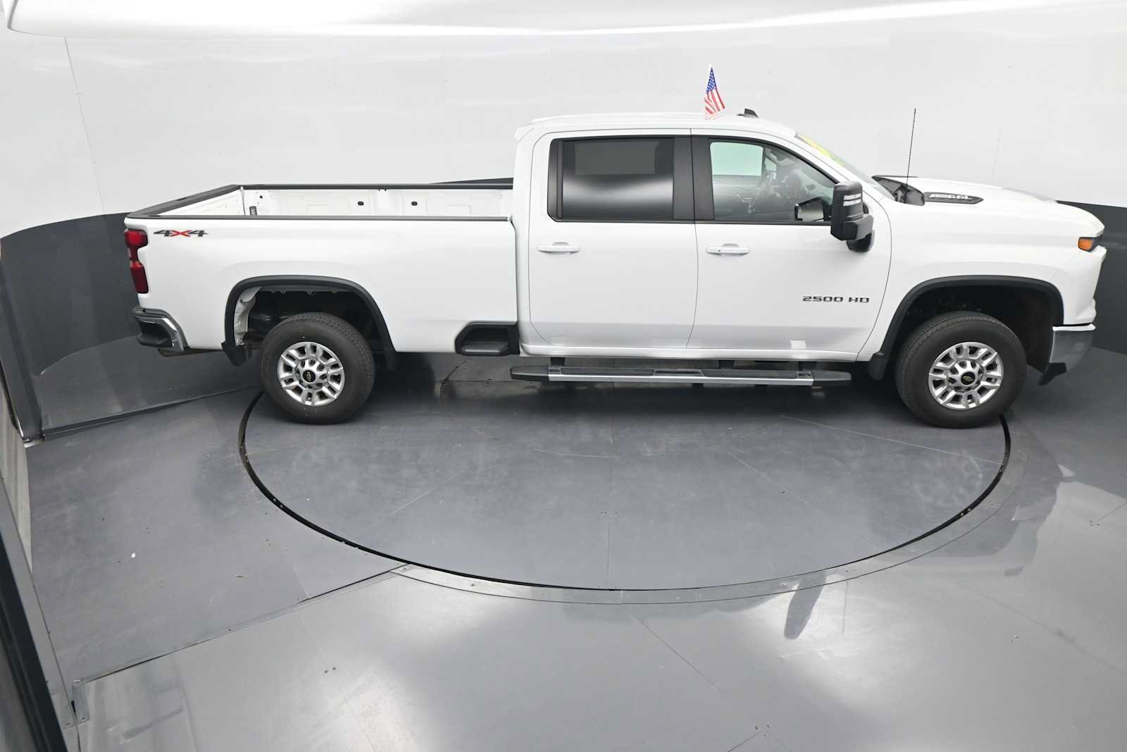 Used 2025 Chevrolet Silverado 2500 LT w/ Convenience Package AWD/4WD image 32