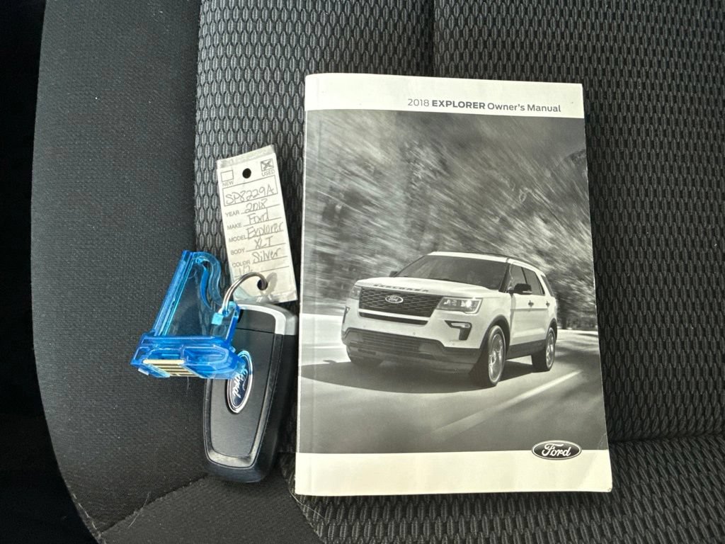 Used 2018 Ford Explorer XLT AWD/4WD image 27
