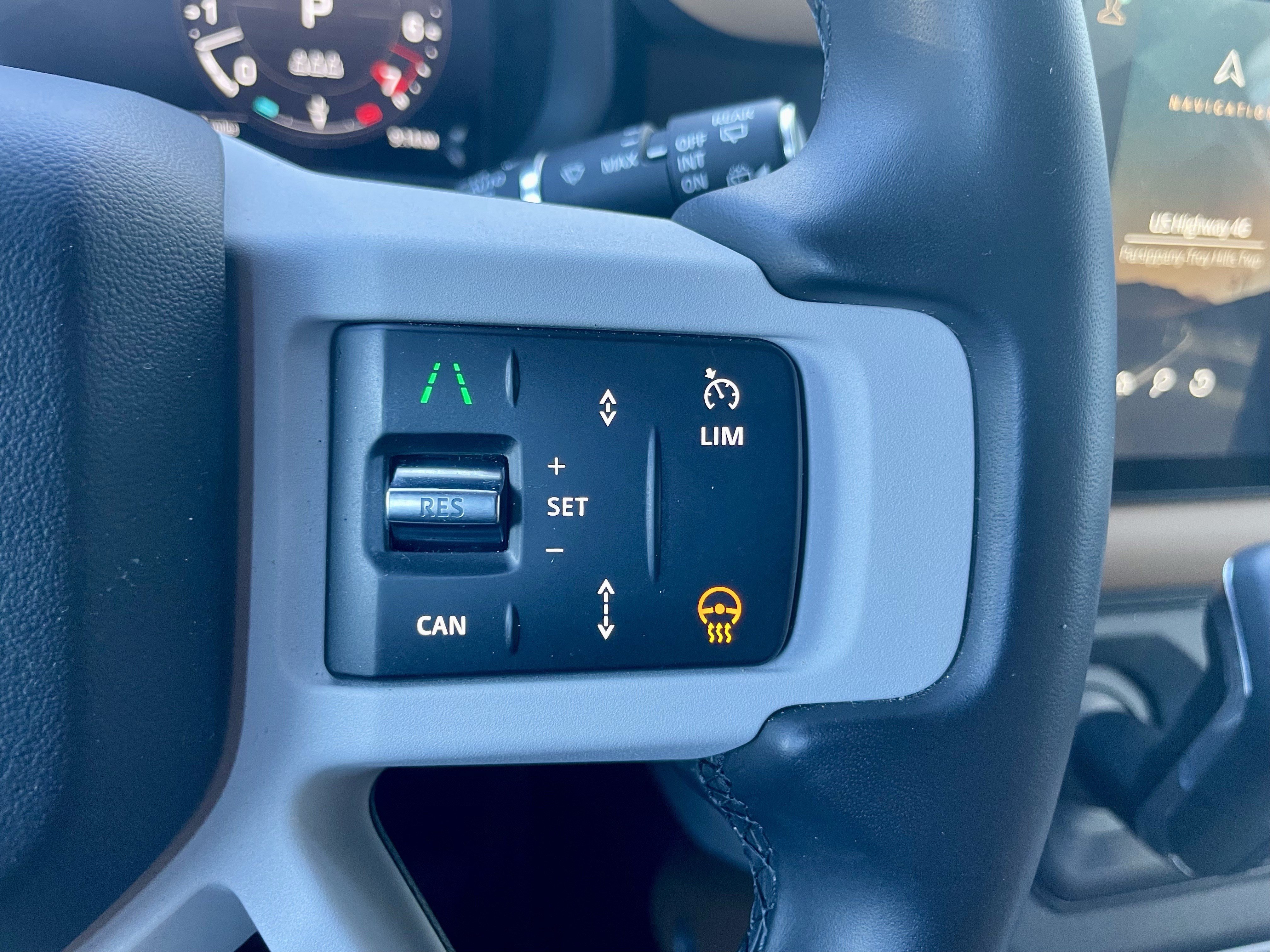Certified 2025 Land Rover Defender 110 X-Dynamic SE AWD/4WD image 22