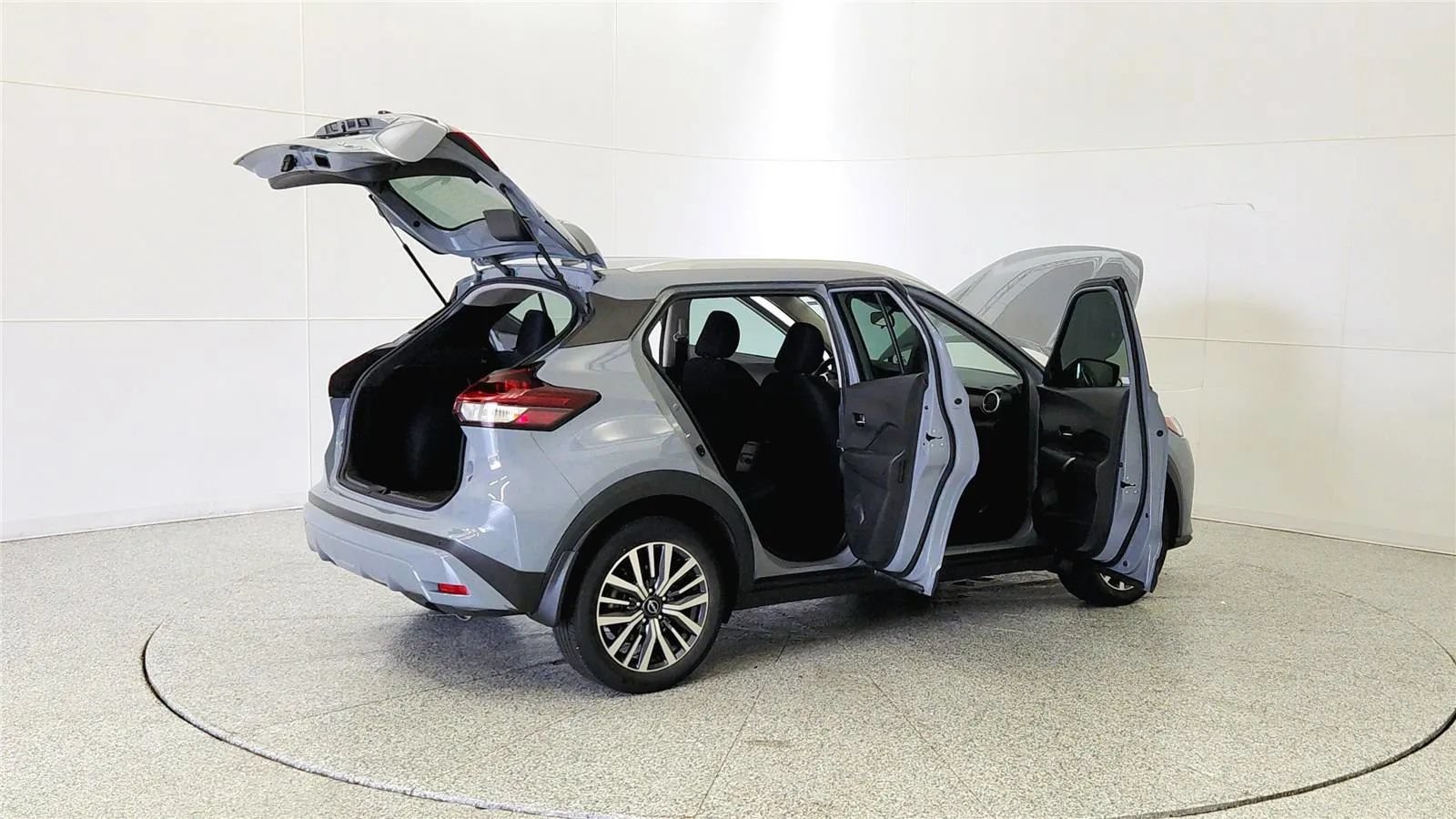 Used 2024 Nissan Kicks SV FWD image 12