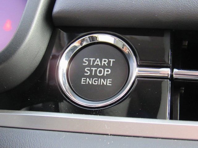 New 2025 Mitsubishi Outlander SE image 18