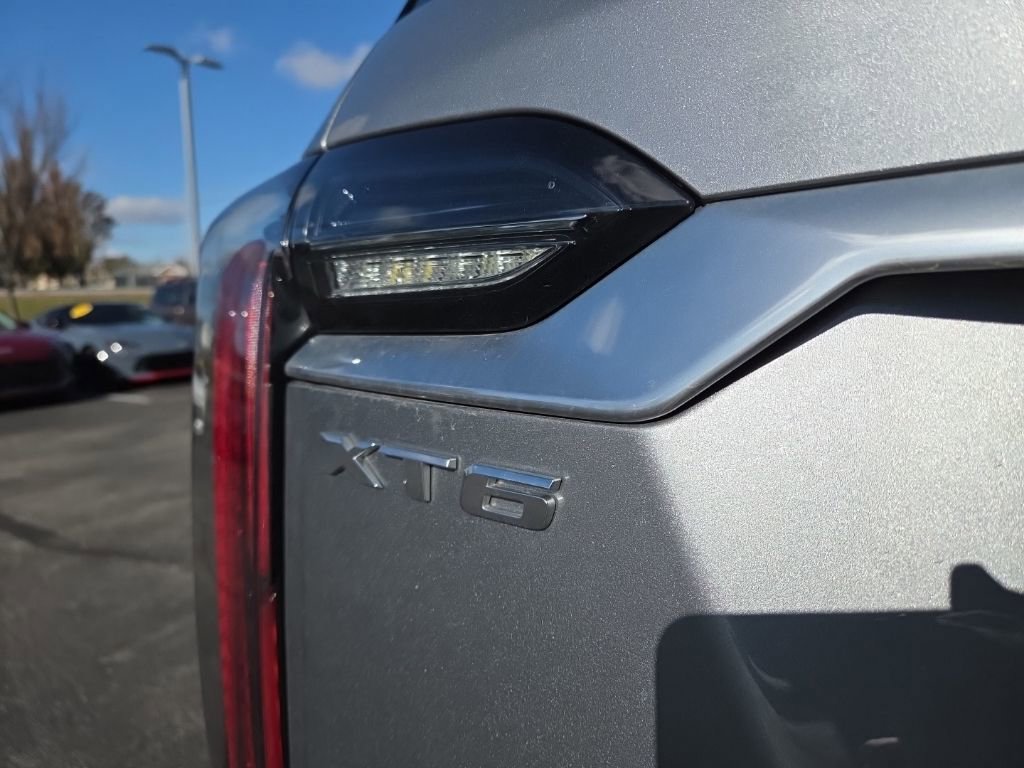 Used 2023 Cadillac XT6 Sport image 10