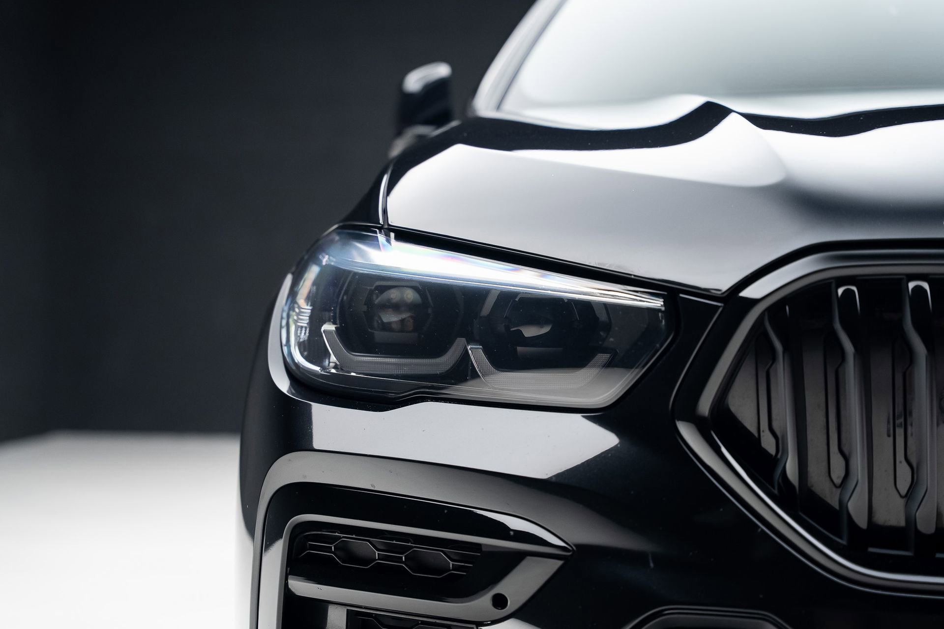 Used 2023 BMW X6 xDrive40i w/ M Sport Package AWD/4WD image 8