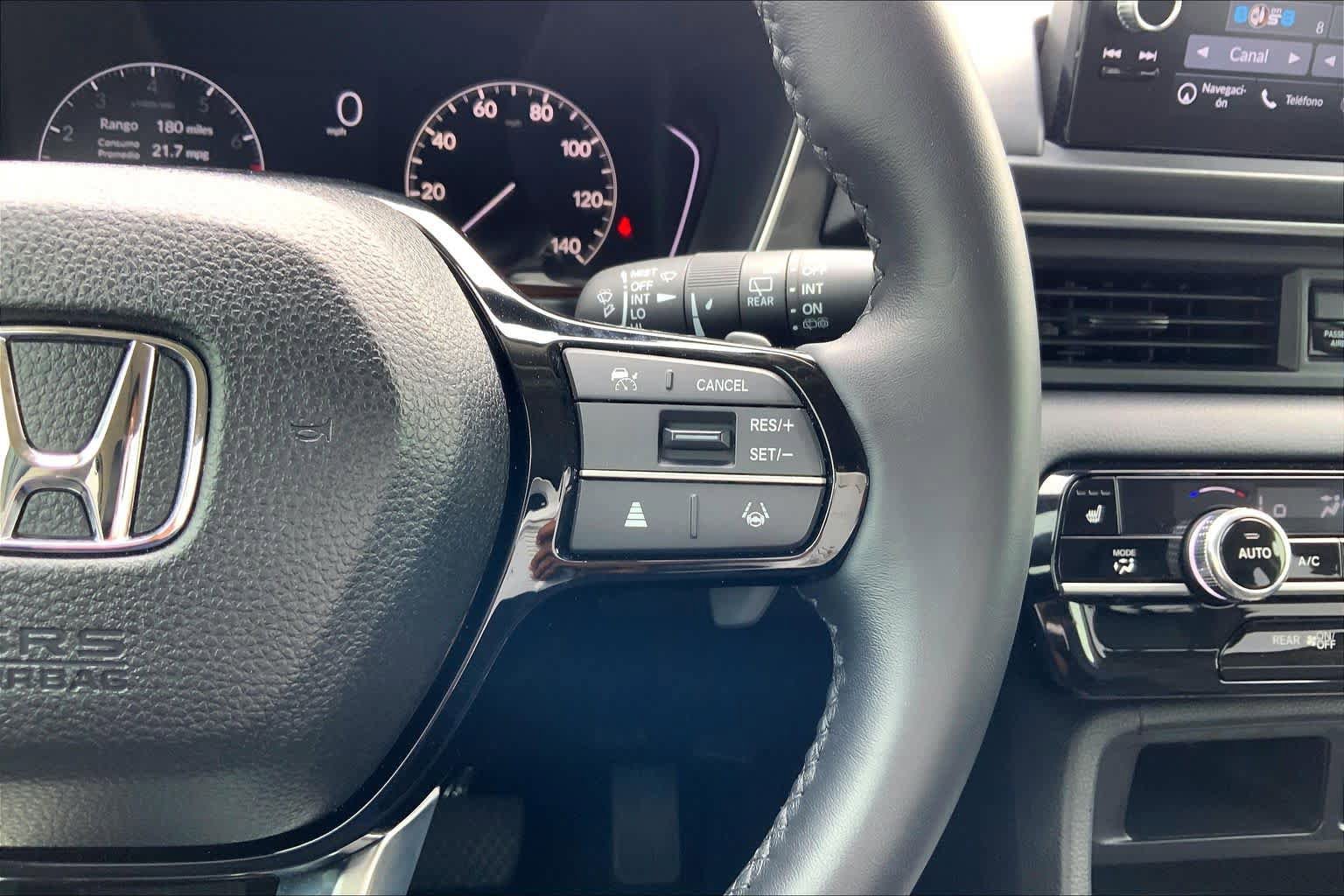 Used 2025 Honda Pilot Touring image 25
