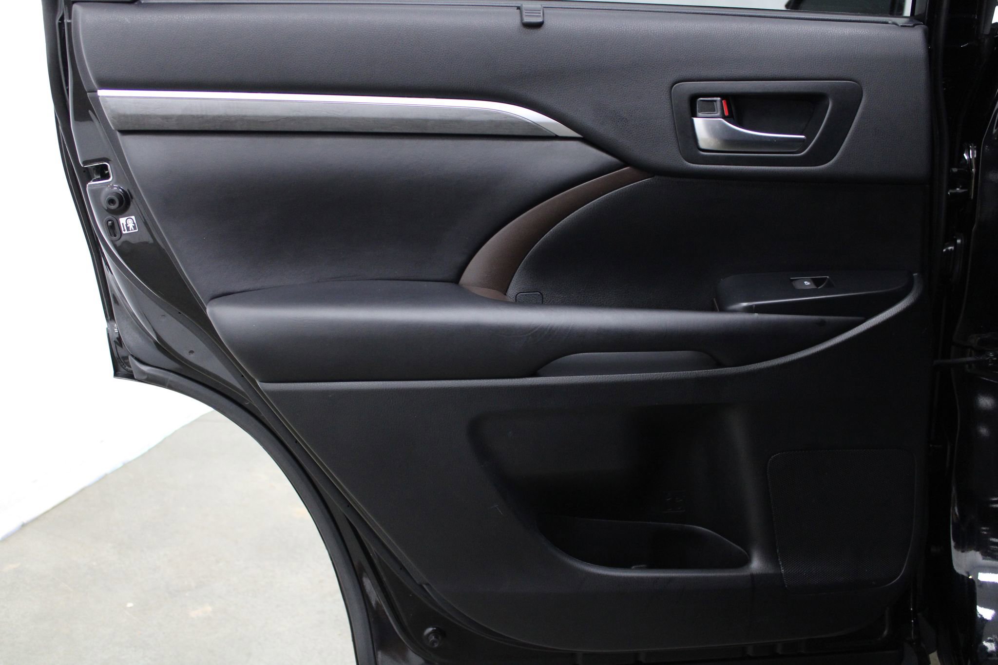 Used 2019 Toyota Highlander Limited Platinum image 13