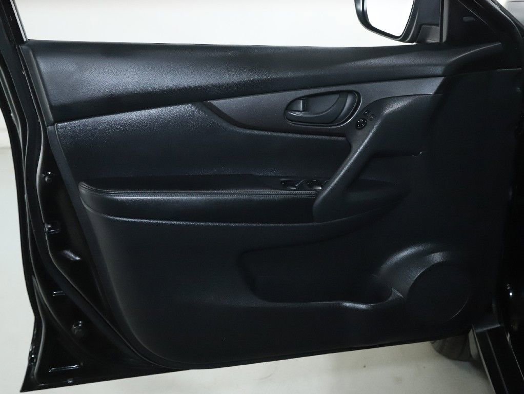 Used 2020 Nissan Rogue S AWD/4WD image 15