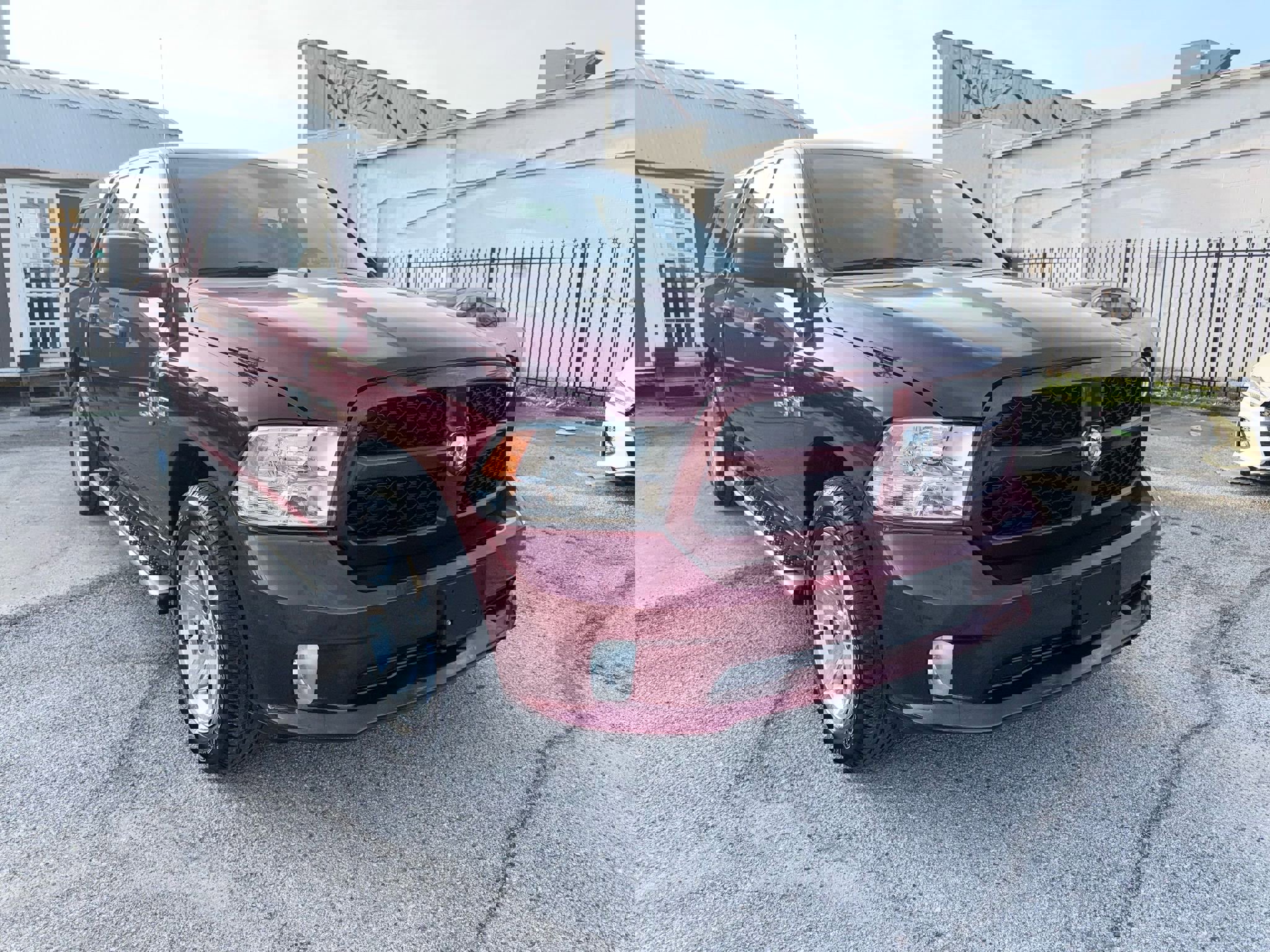 Used 2017 RAM 1500 Express image 1