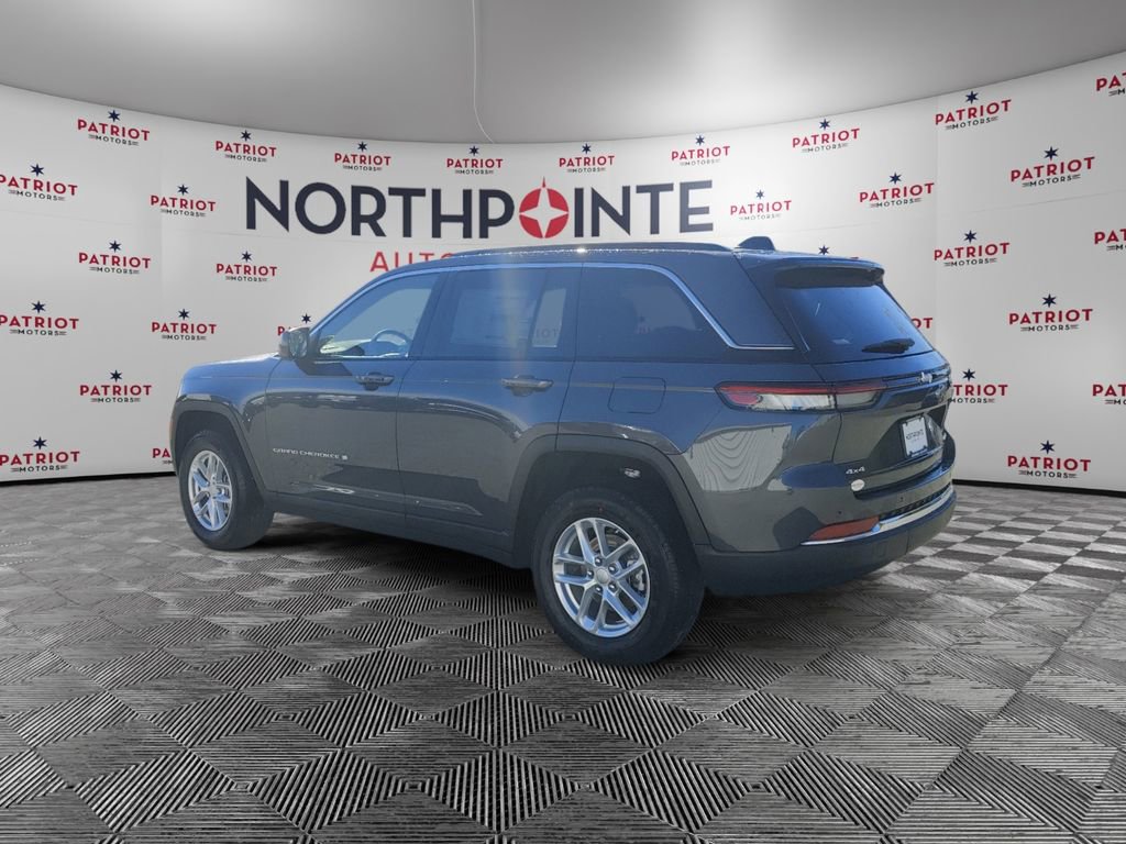 New 2025 Jeep Grand Cherokee Laredo w/ Luxury Tech Group I image 4