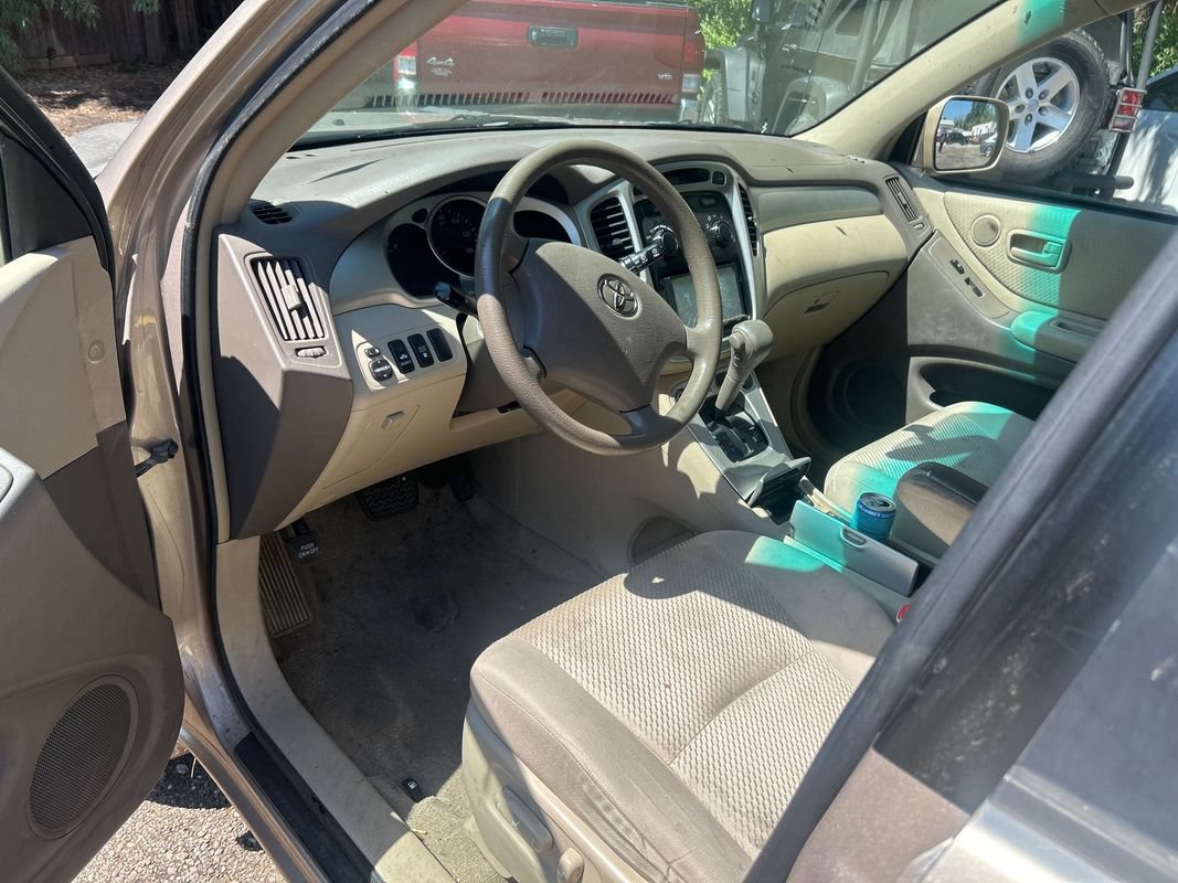 Used 2004 Toyota Highlander 4WD V6 image 2