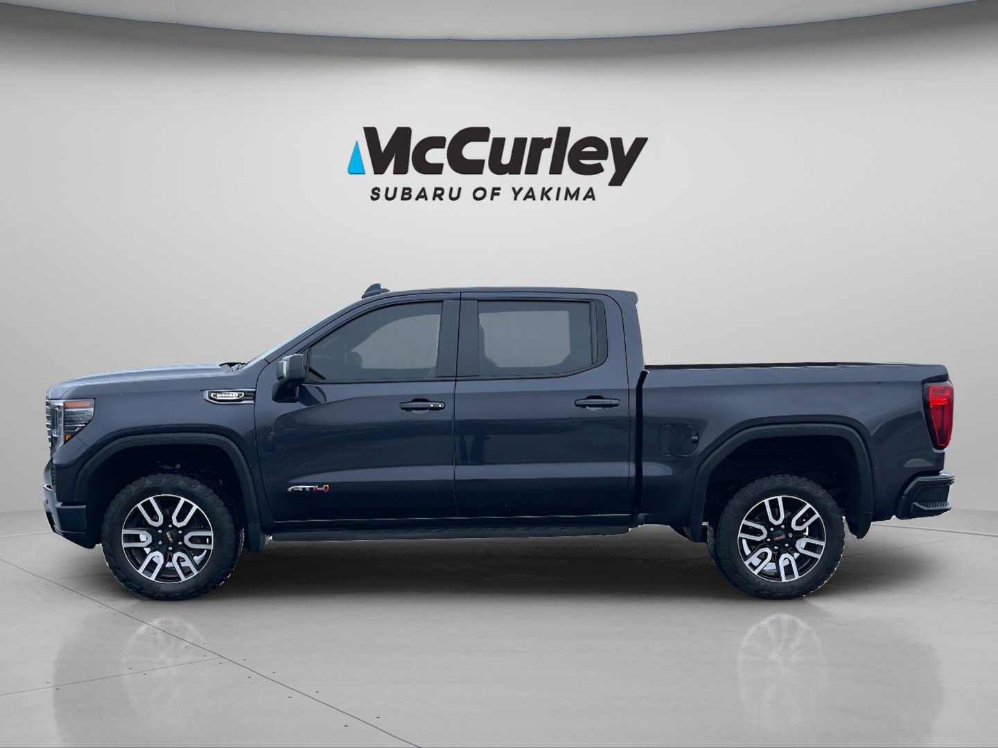 Used 2022 GMC Sierra 1500 AT4 w/ AT4 Premium Package image 10