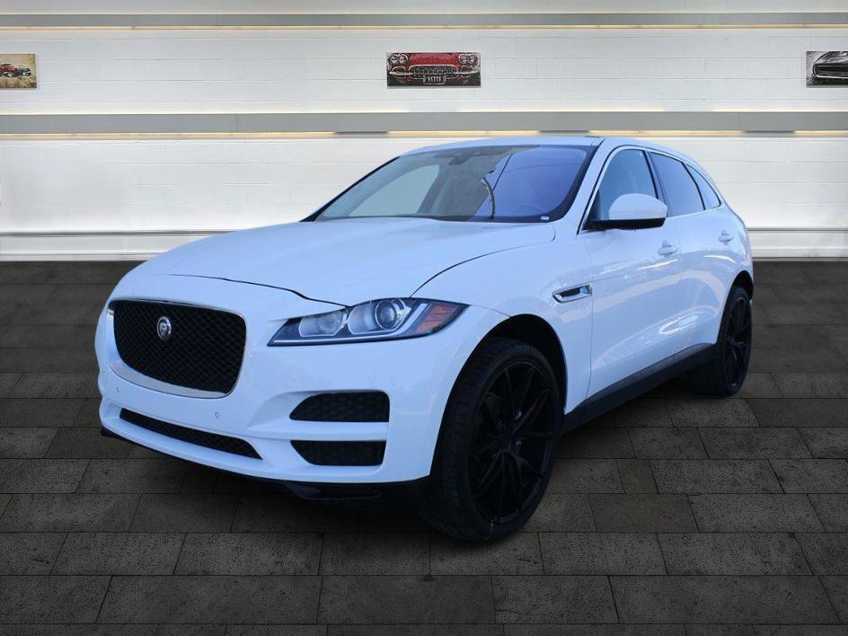 Used 2019 Jaguar F-PACE Premium image 4