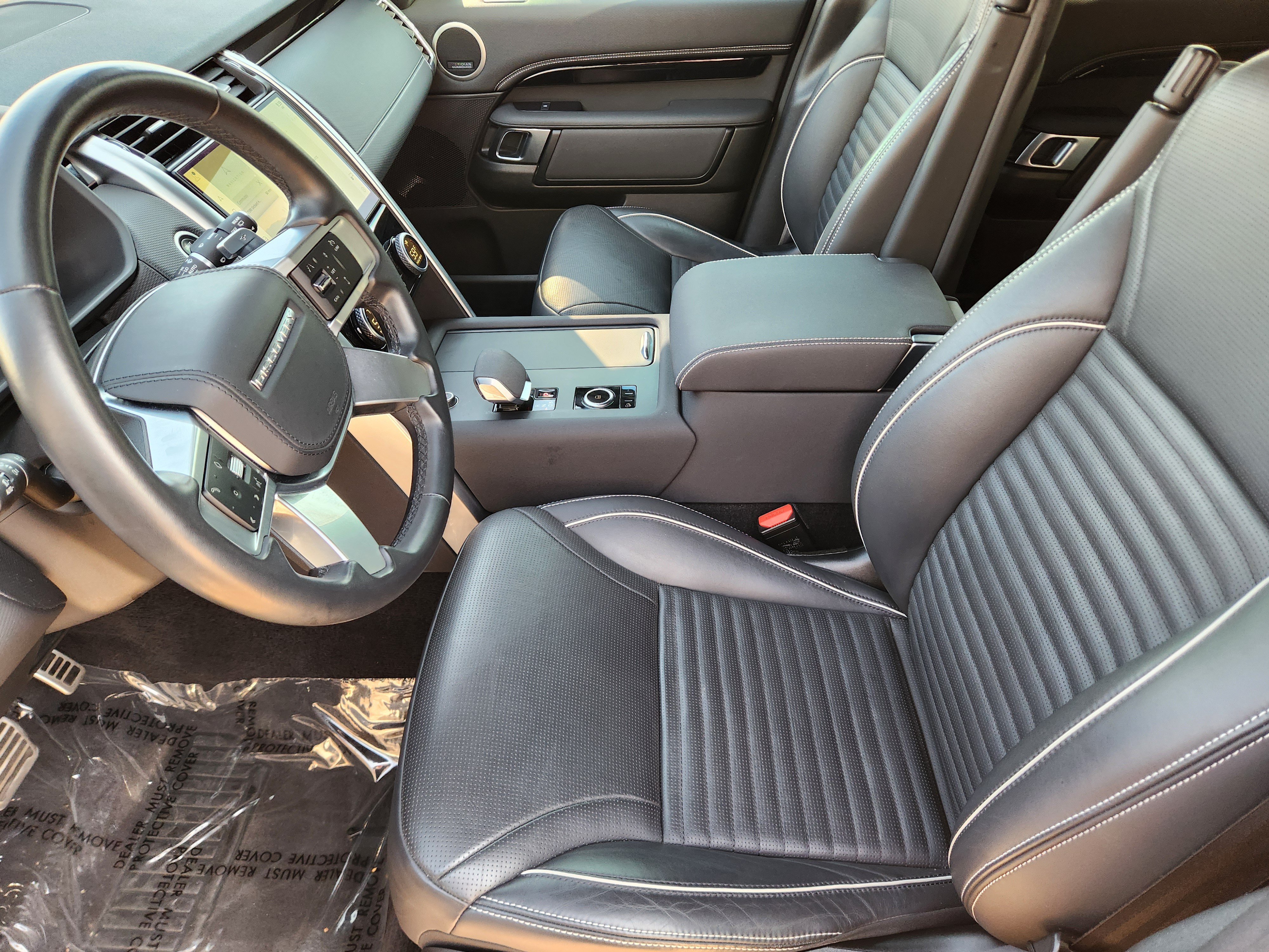 Used 2023 Land Rover Discovery HSE R-Dynamic AWD/4WD image 14