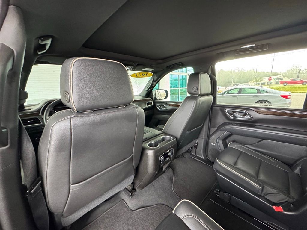 Used 2021 Chevrolet Suburban Premier w/ Premium Package RWD image 24