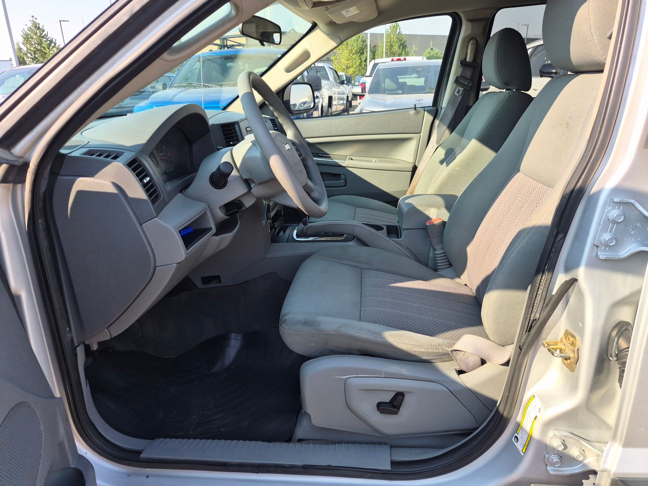 Used 2006 Jeep Grand Cherokee Laredo AWD/4WD image 15