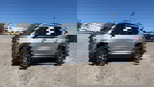 Used 2025 GMC Acadia Elevation image 5