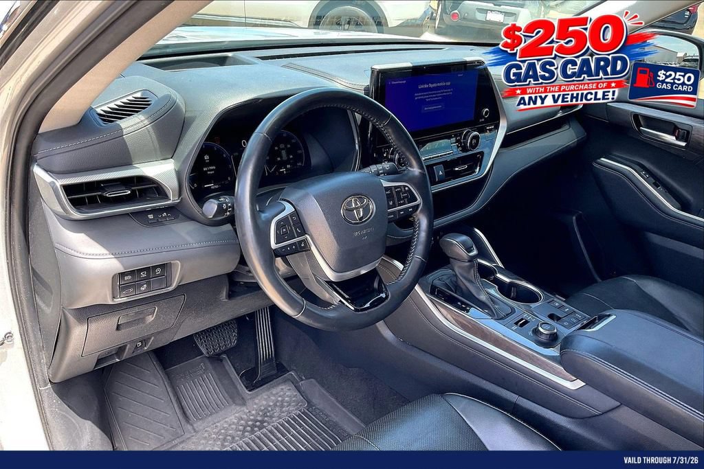 Used 2023 Toyota Highlander Platinum AWD/4WD image 14