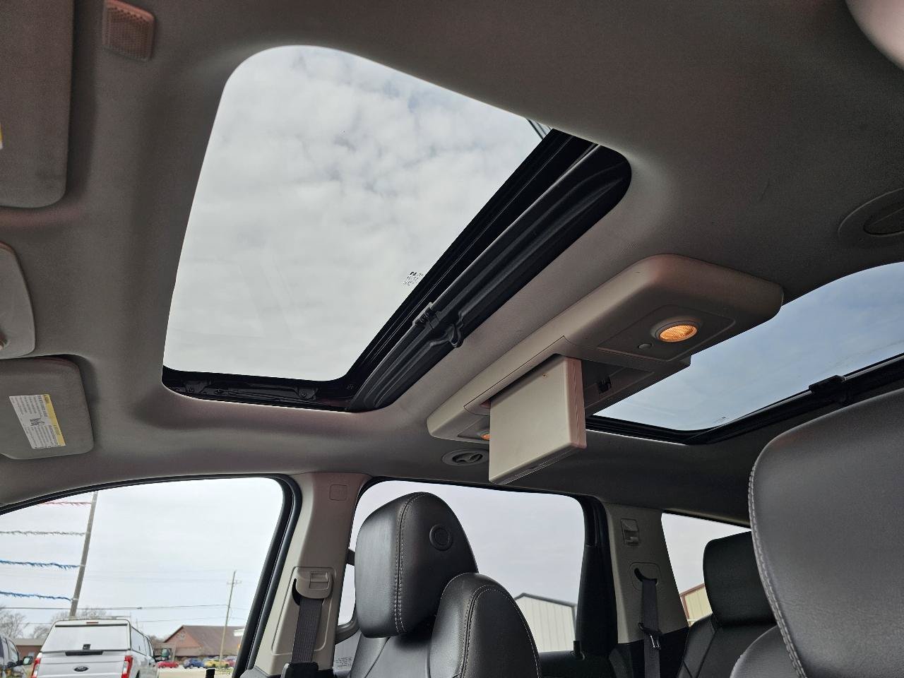 Used 2015 Chevrolet Traverse LTZ AWD/4WD image 10