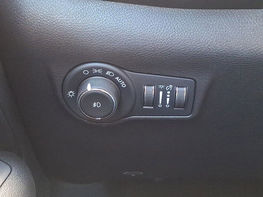 New 2026 Jeep Compass Limited image 17