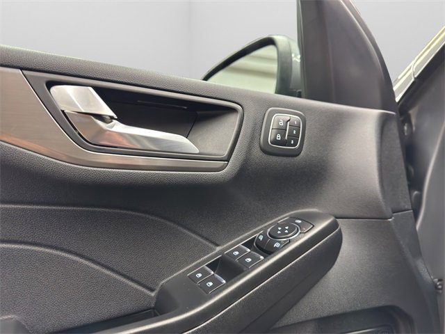 Used 2022 Ford Escape Titanium image 26