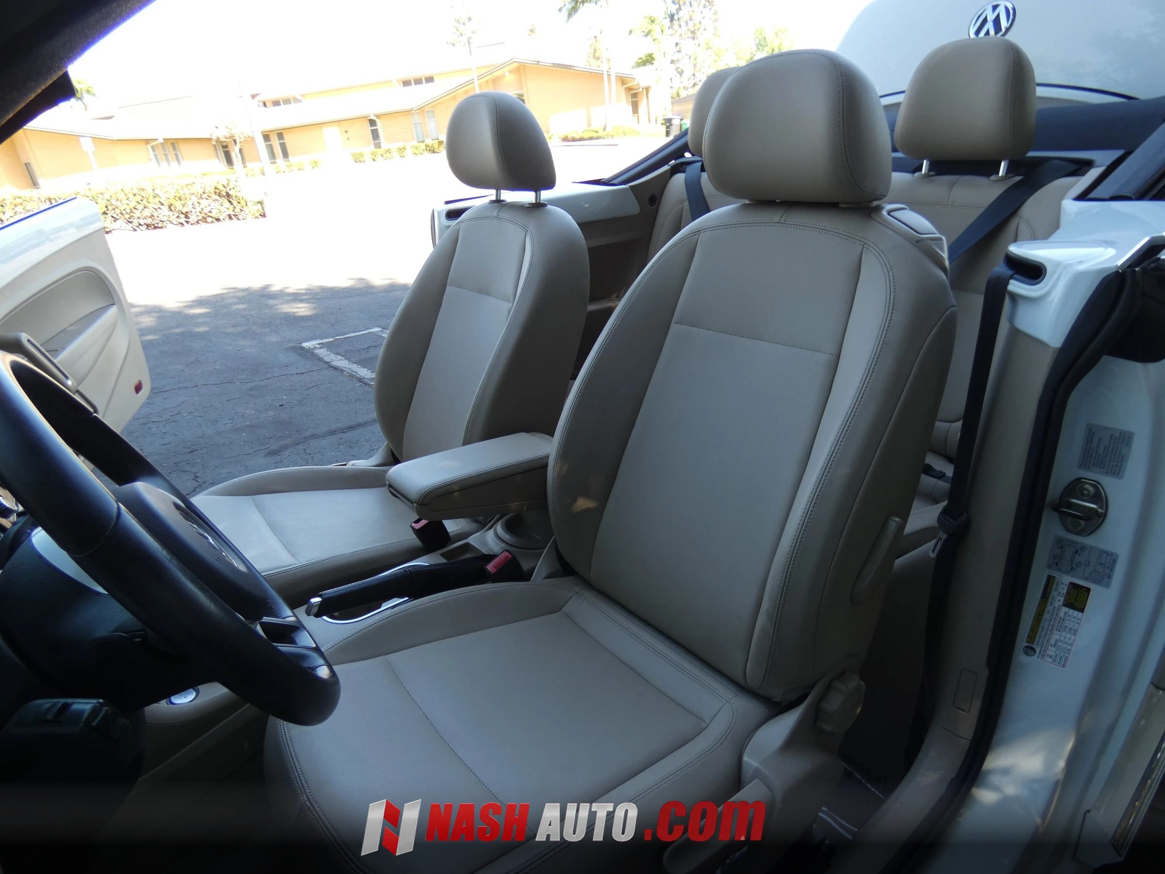Used 2014 Volkswagen Beetle TDI FWD image 43
