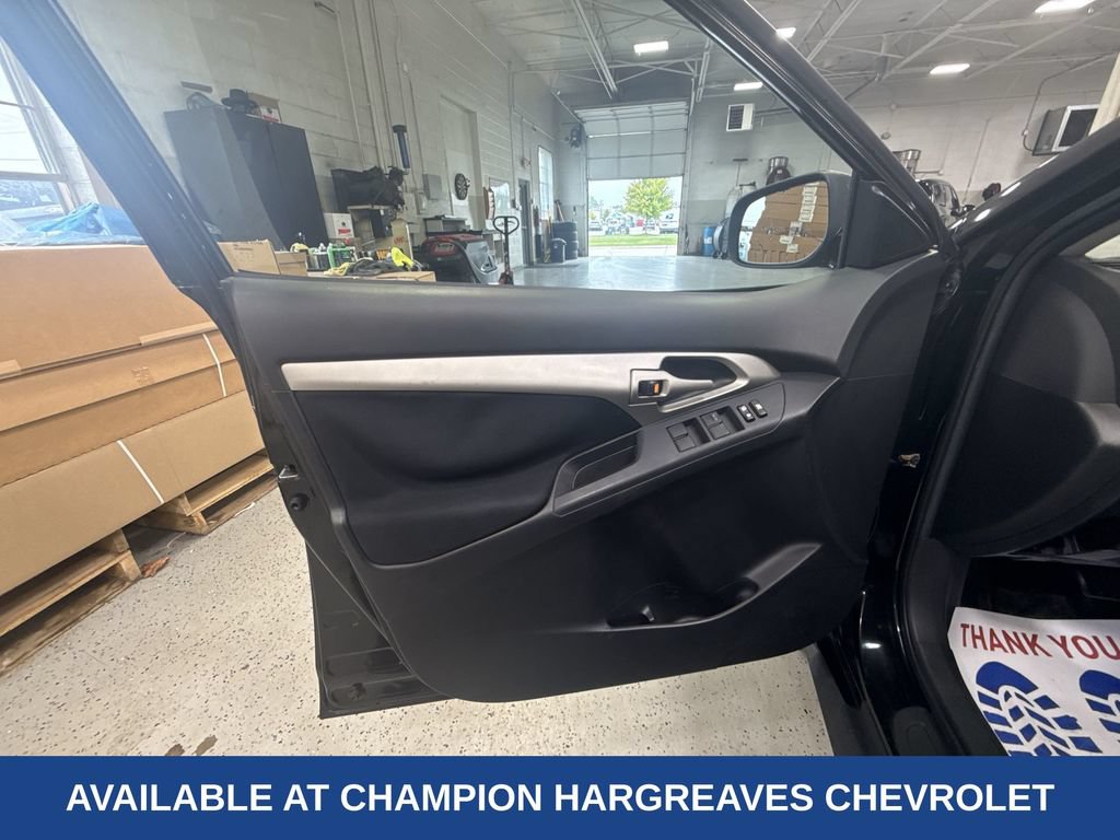 Used 2009 Pontiac Vibe w/ Sun And Sound Package FWD image 30