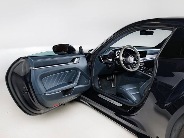 Certified 2022 Porsche 911 Turbo S AWD/4WD image 28