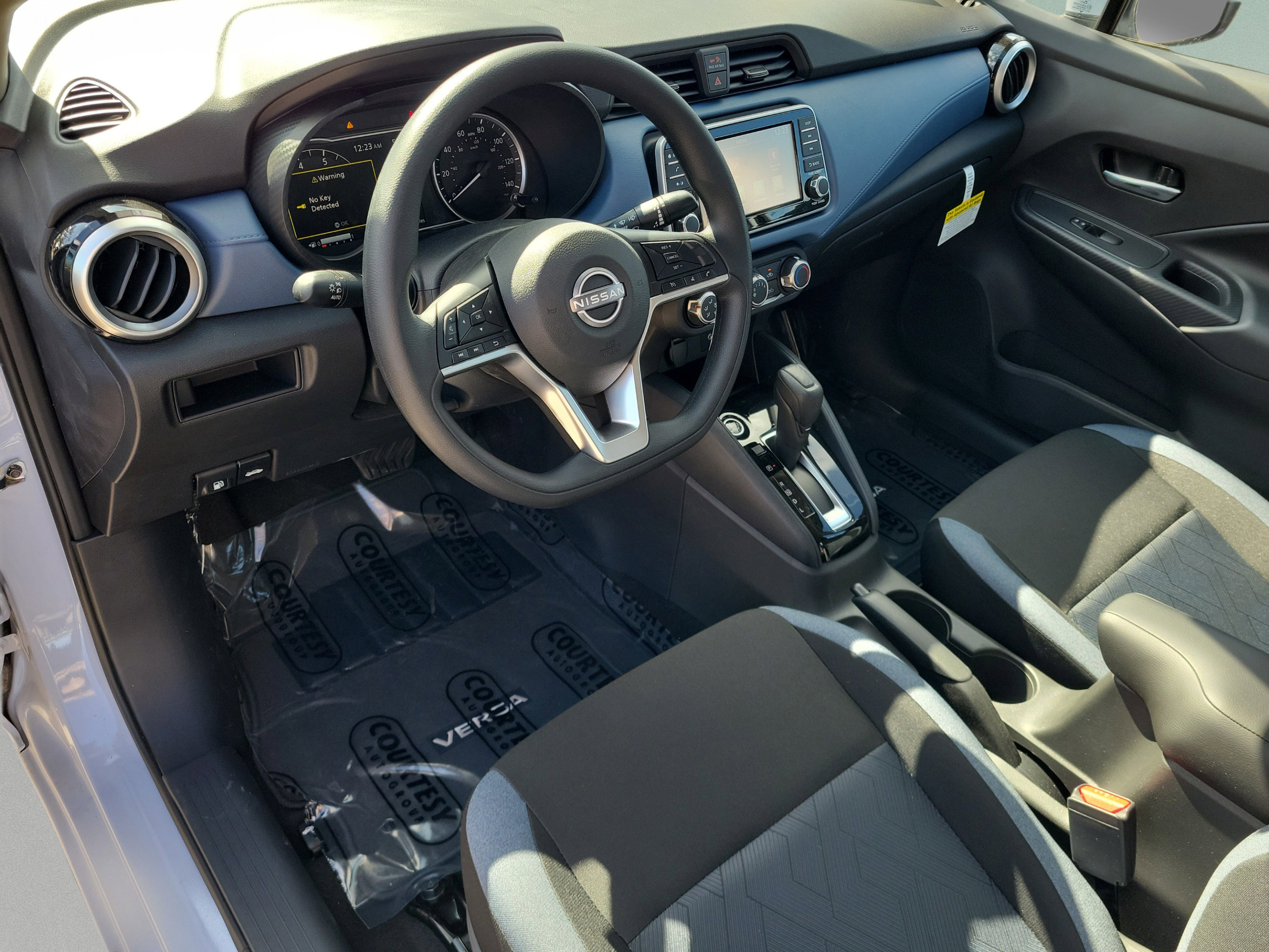 New 2025 Nissan Versa SV w/ Trunk Package FWD image 19