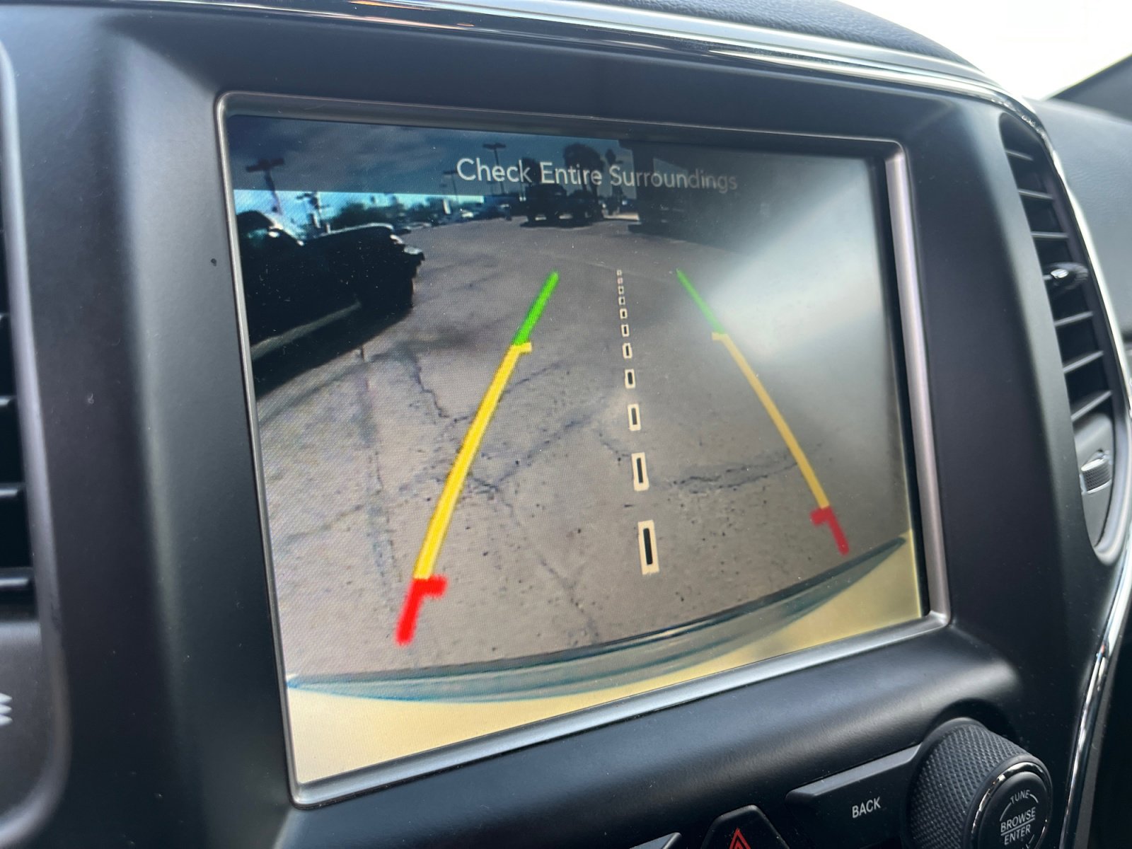 Used 2017 Jeep Grand Cherokee Altitude image 29