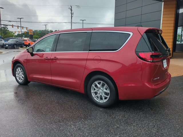 New 2027 Chrysler Pacifica Select FWD image 6