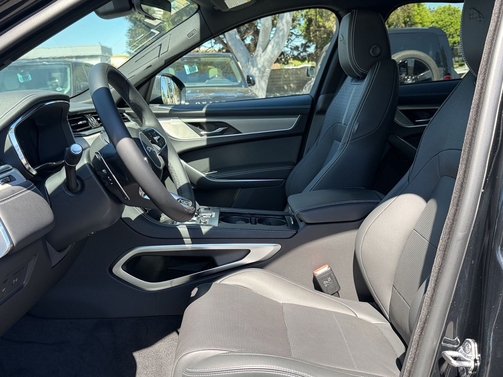 New 2026 Jaguar F-PACE R-Dynamic S AWD/4WD image 5