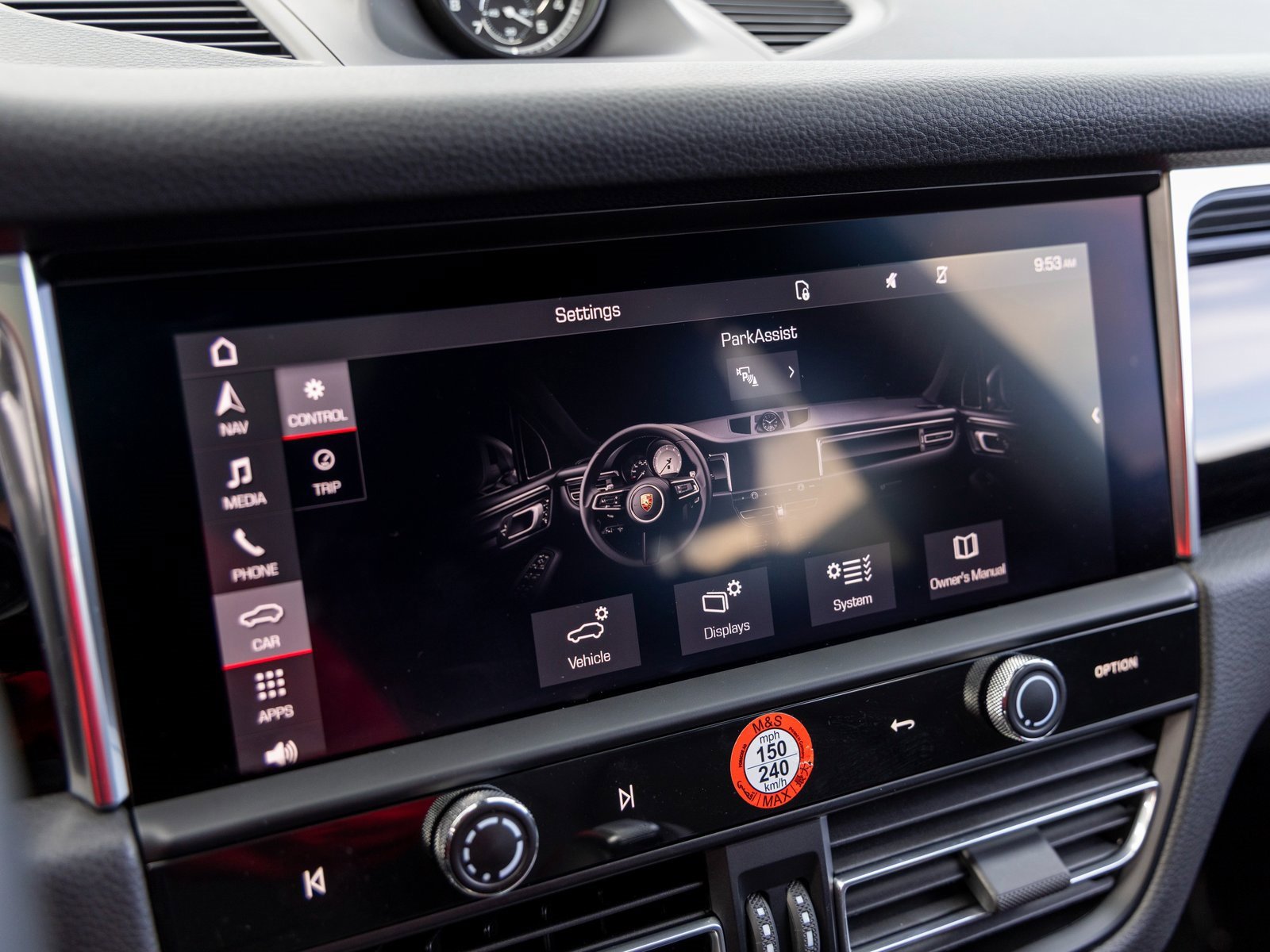 Certified 2025 Porsche Macan image 33