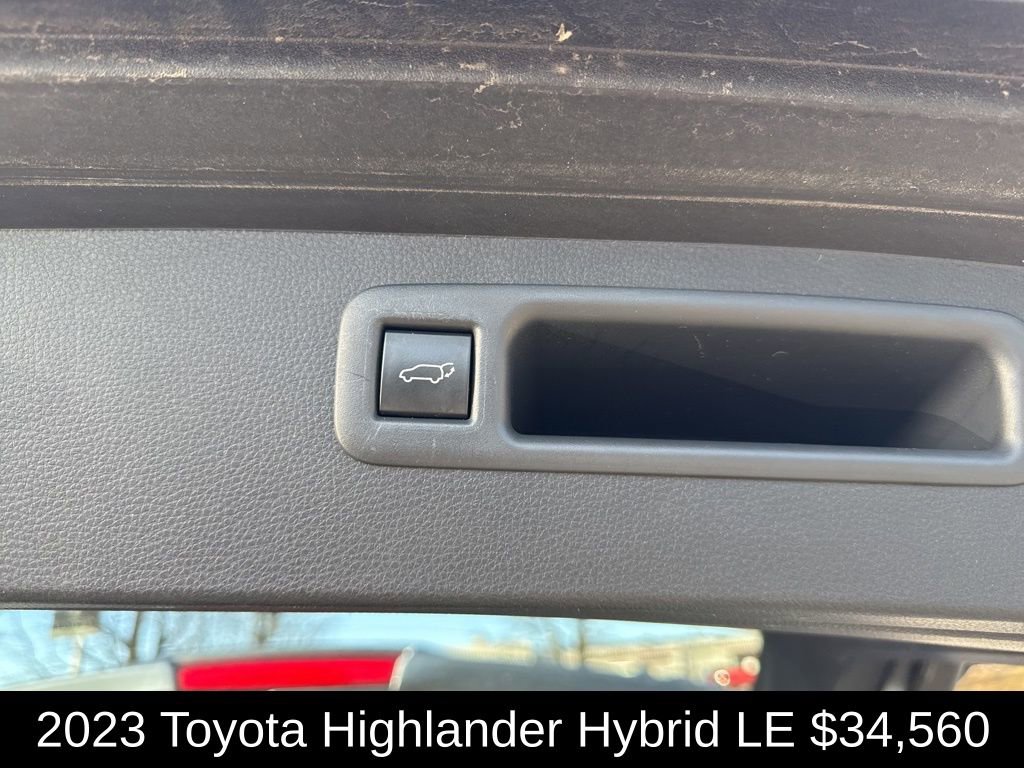 Used 2023 Toyota Highlander LE image 18