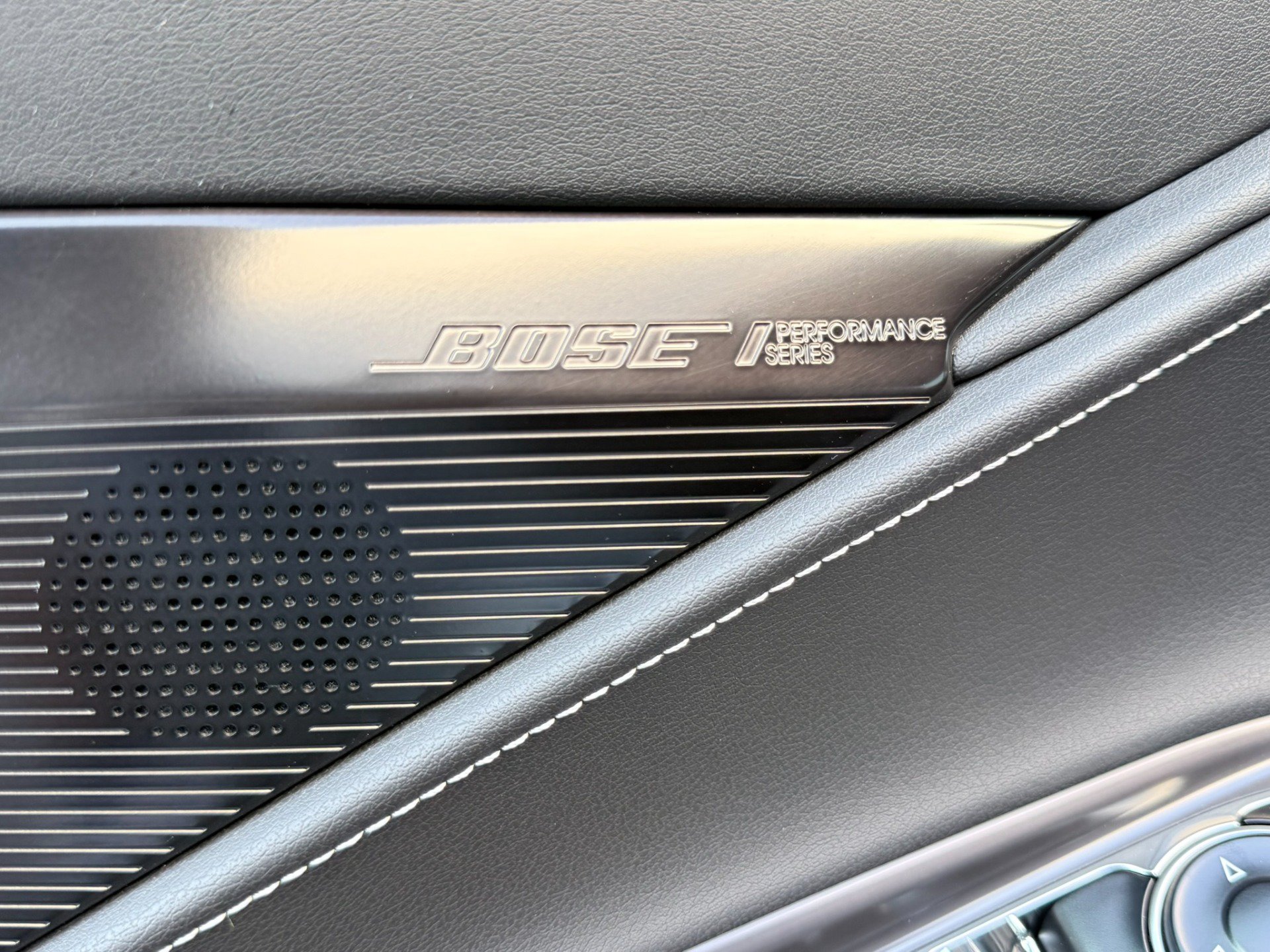 Used 2024 Chevrolet Corvette Stingray Preferred Cpe w/ Z51 Performance Package RWD image 9