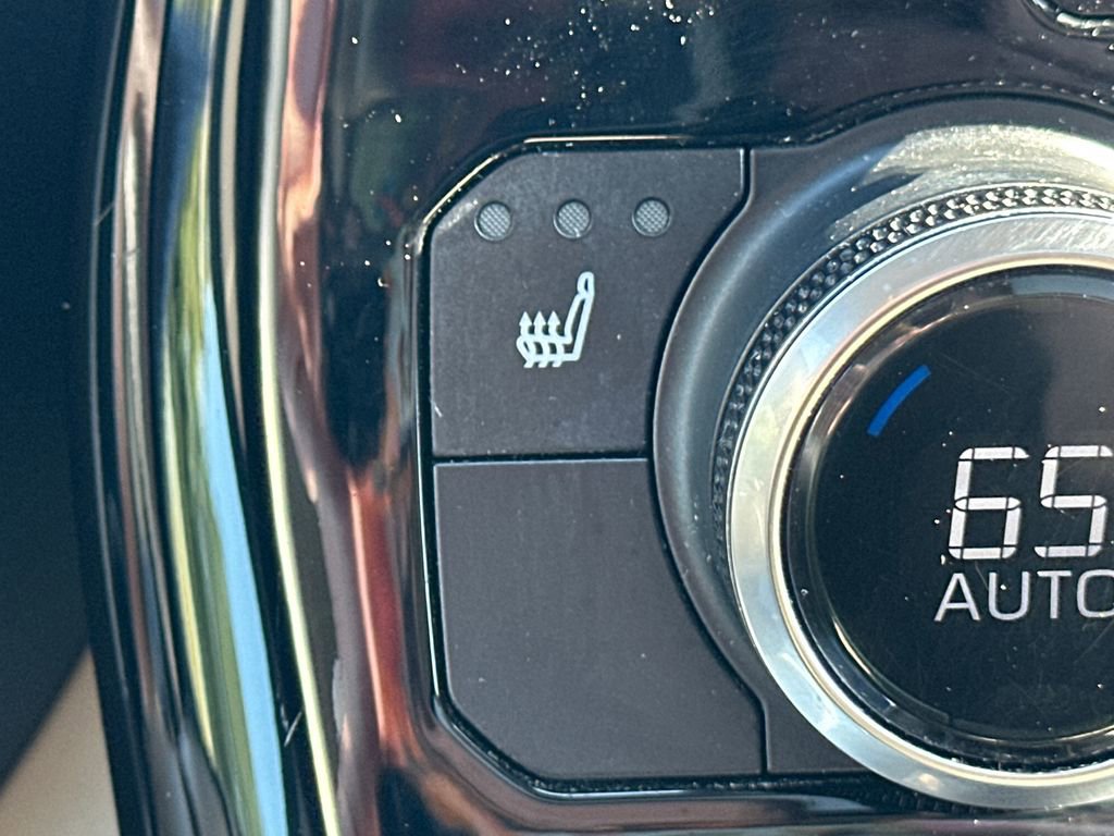 Used 2020 Toyota Highlander XLE AWD/4WD image 29