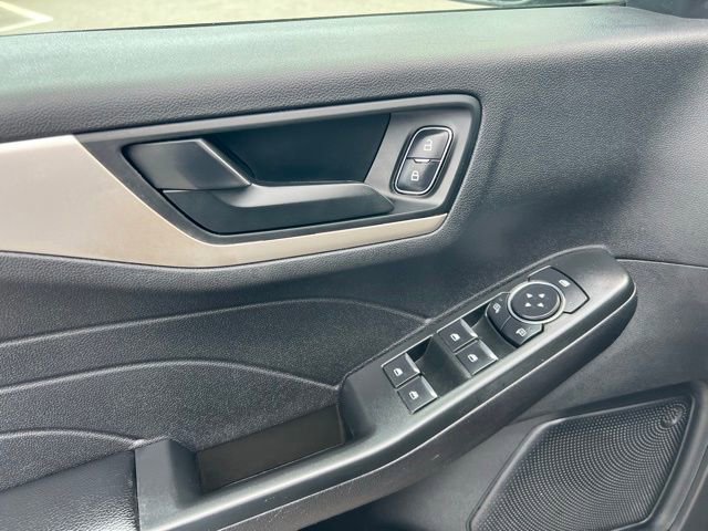 Used 2022 Ford Escape SE image 19