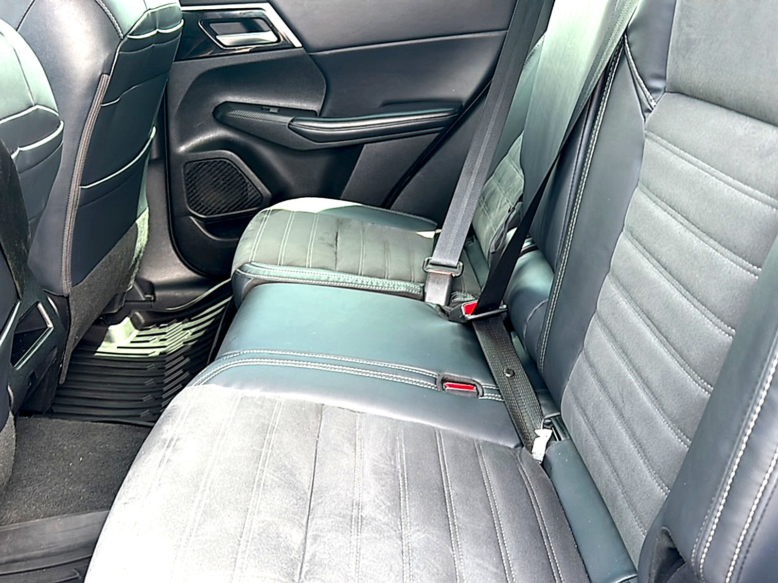 Used 2023 Mitsubishi Outlander SE AWD/4WD image 18