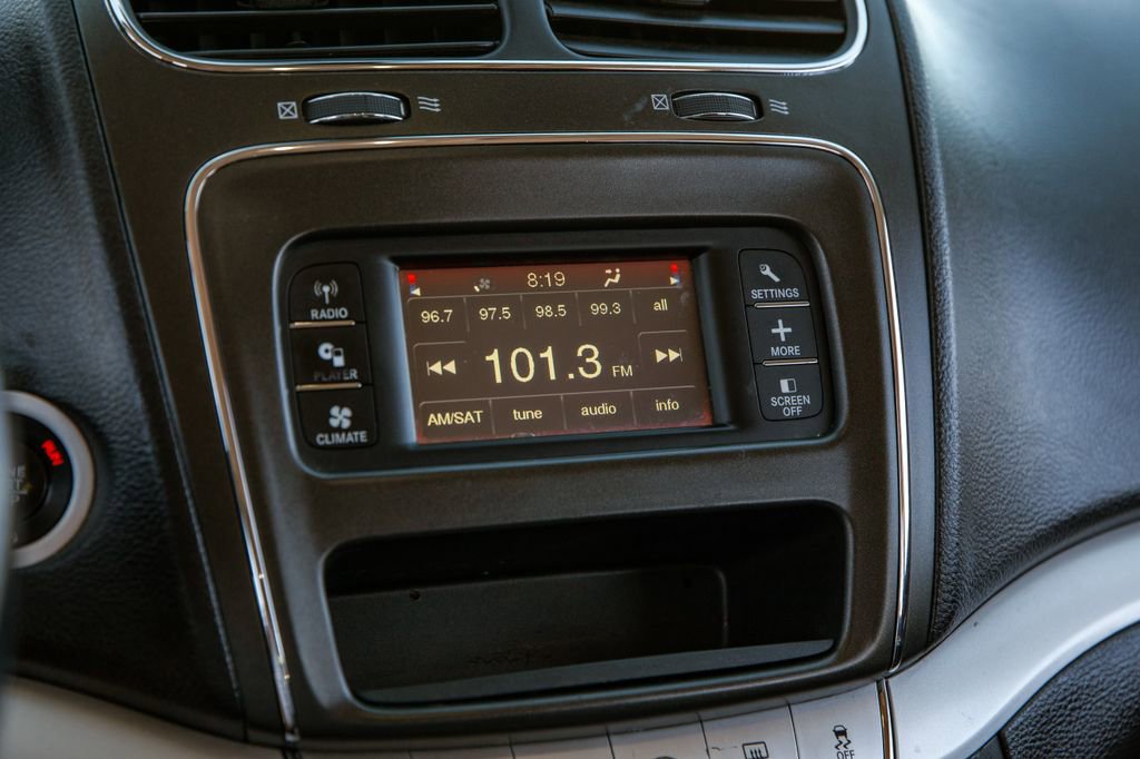 Used 2019 Dodge Journey SE w/ Connectivity Group image 16