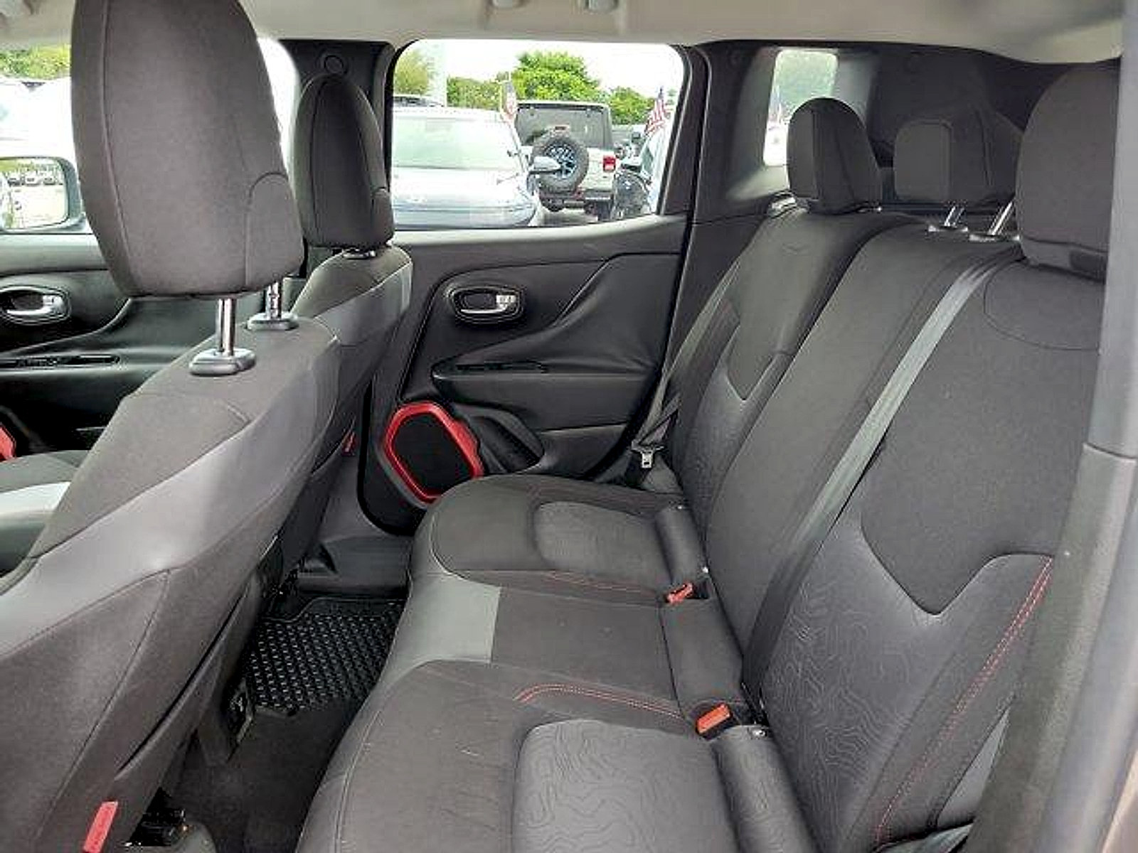 Certified 2017 Jeep Renegade Trailhawk AWD/4WD image 13