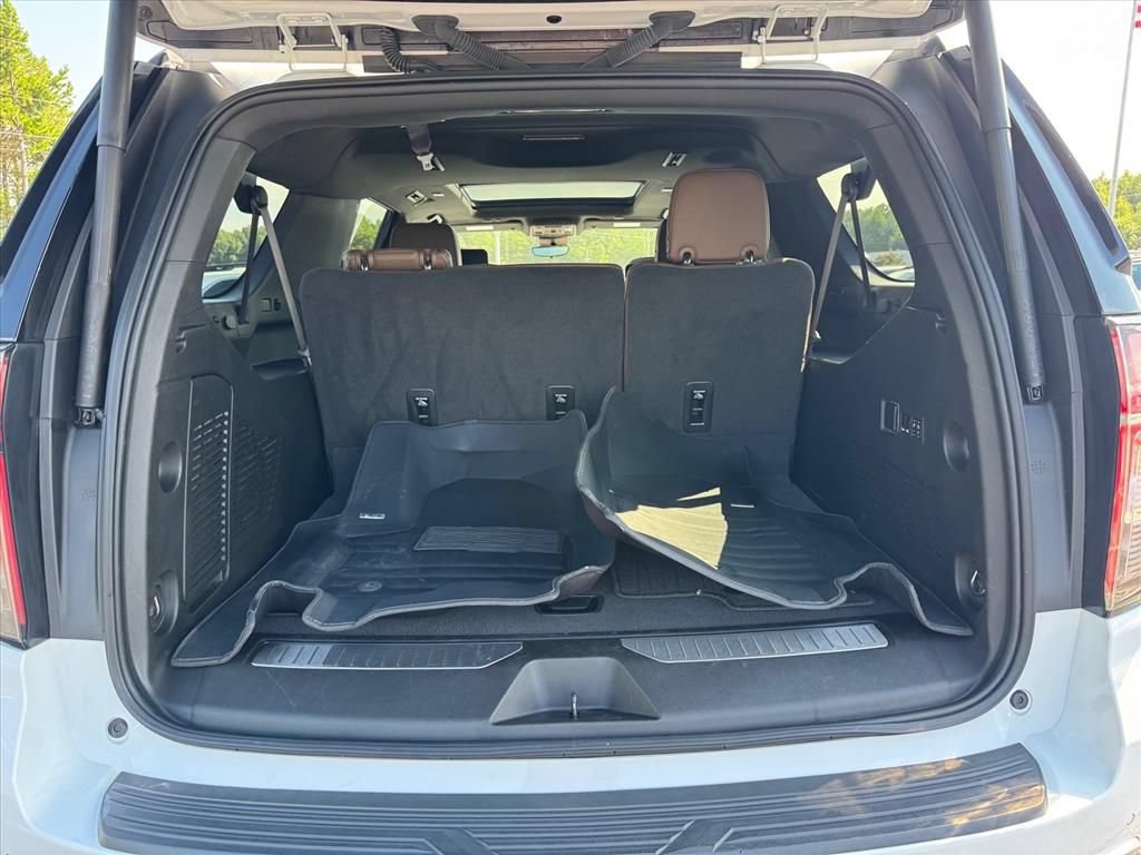 Used 2024 Chevrolet Suburban High Country w/ Advanced Technology Package AWD/4WD image 9