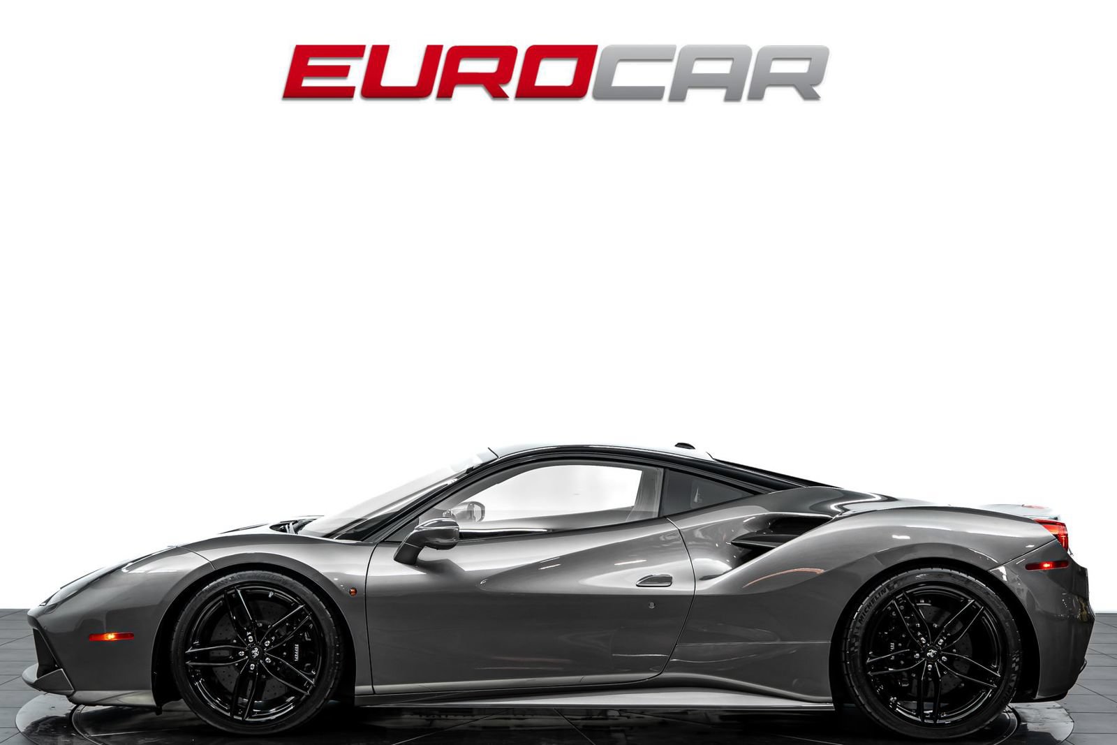 Used 2018 Ferrari 488 GTB RWD image 2